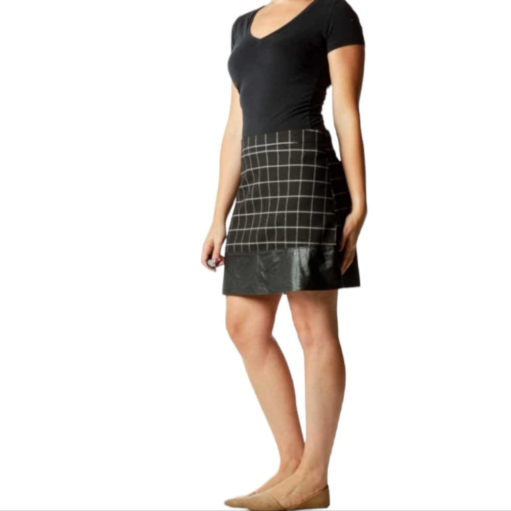 Mo:vint Skirt Womens Size Medium Black Casual Mini